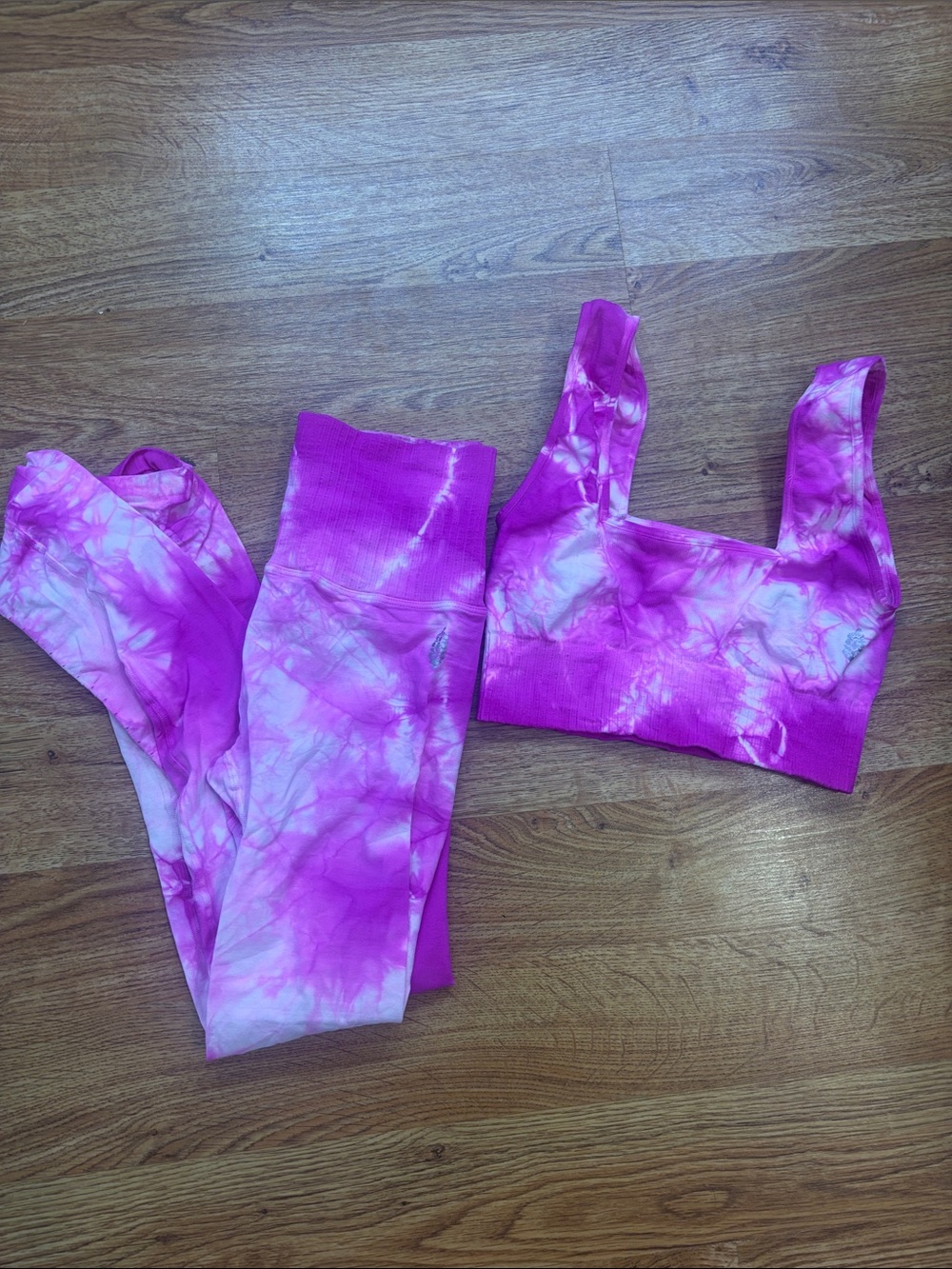 FP Movement by Free People Pink and White Tie-Dye Active Set - Sports Bra